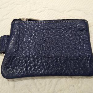 Little leather zippered Roots coin purse